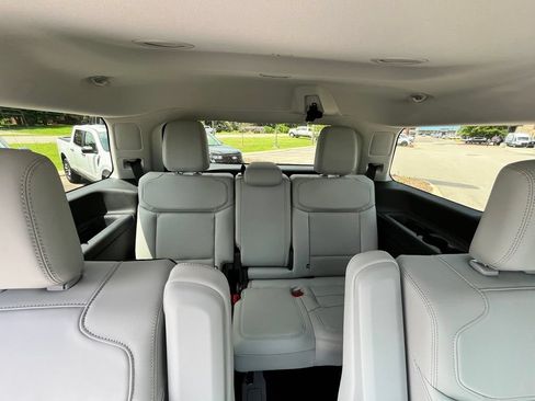 New 2027 Ford Expedition Platinum AWD/4WD image 12