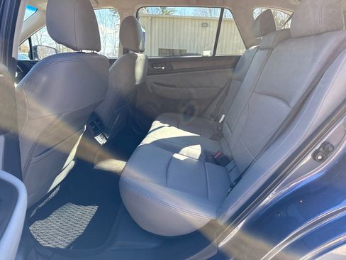 Used 2018 Subaru Outback 2.5i Limited AWD/4WD image 19