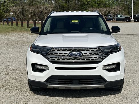 Used 2022 Ford Explorer Limited w/ Equipment Group 301A RWD image 2