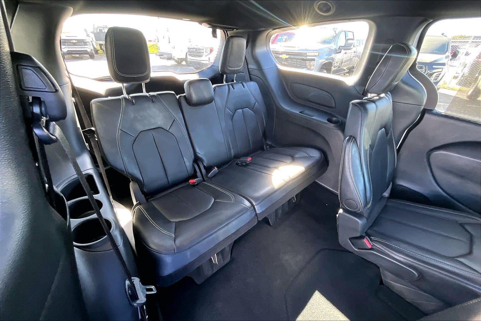 Used 2026 Chrysler Pacifica Select FWD image 24