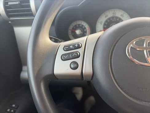 Used 2012 Toyota FJ Cruiser Base image 17