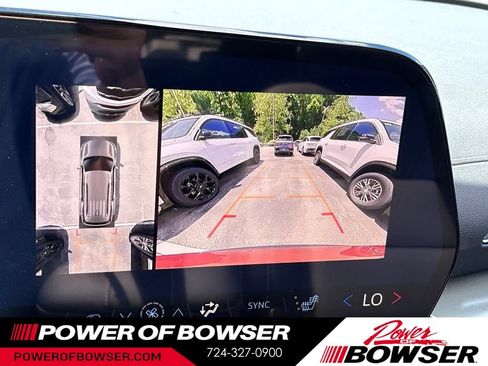 New 2026 Chevrolet Traverse LT w/ Sun and Wheel Package AWD/4WD image 9
