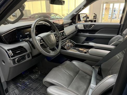 Used 2019 Lincoln Navigator Reserve AWD/4WD image 21