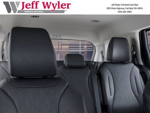 New 2026 Kia Carnival EX image 28