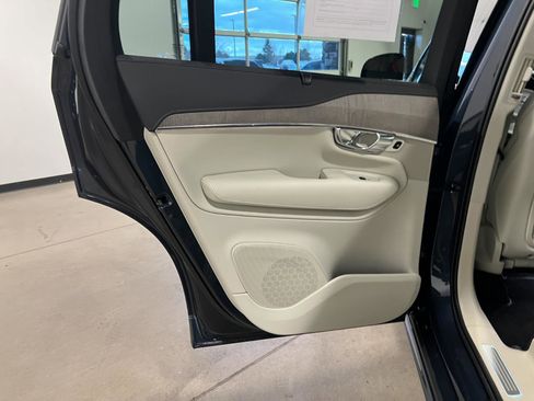 Used 2022 Volvo XC90 T6 Inscription image 33