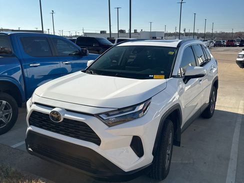 Used 2024 Toyota RAV4 XLE image 1