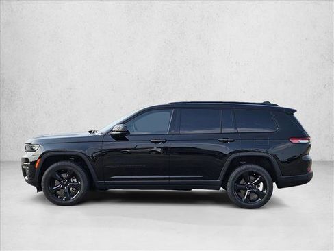 Used 2025 Jeep Grand Cherokee L Limited w/ Black Appearance Package RWD image 8