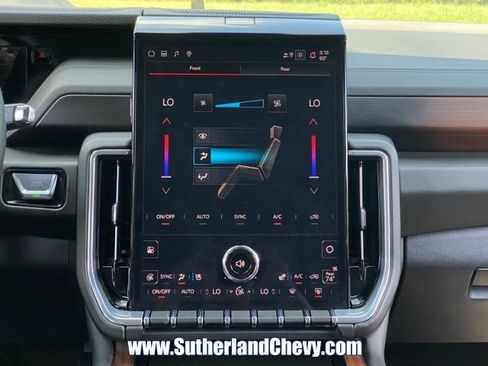 Certified 2025 GMC Yukon XL Denali image 30