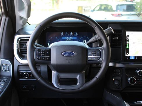 Used 2025 Ford F250 Lariat AWD/4WD image 23