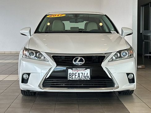 Used 2017 Lexus CT 200h image 9