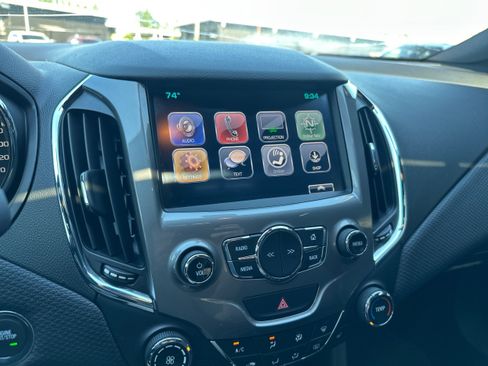 Used 2018 Chevrolet Cruze LT w/ LT True North Edition FWD image 14