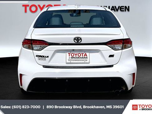 Used 2025 Toyota Corolla SE FWD image 4