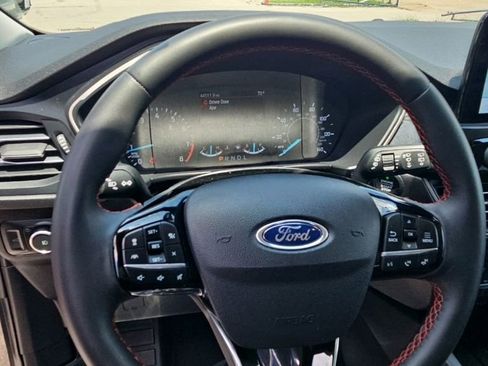 Used 2022 Ford Escape SEL w/ SEL Stealth AWD Package image 13