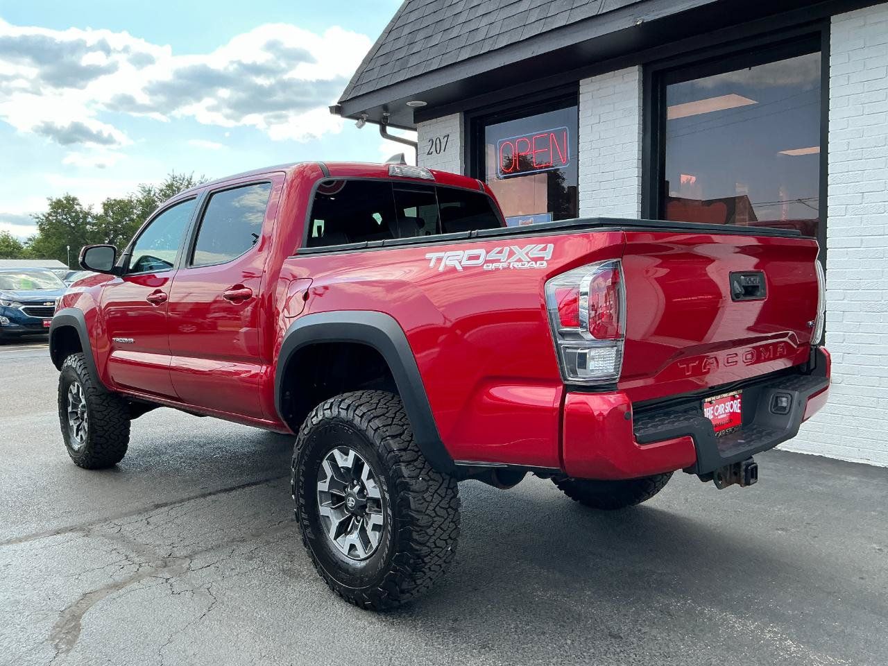 Used 2021 Toyota Tacoma TRD Off-Road w/ TRD Premium Off Road Package AWD/4WD image 5