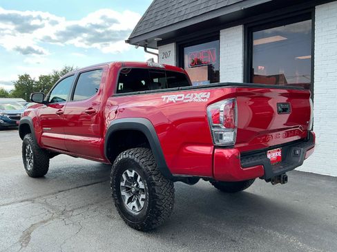 Used 2021 Toyota Tacoma TRD Off-Road w/ TRD Premium Off Road Package AWD/4WD image 5