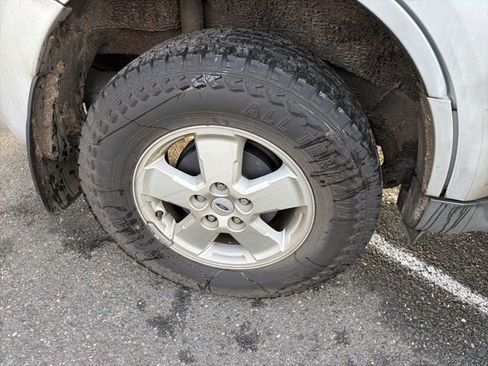 Used 2011 Ford Escape XLT w/ 203A Rapid Spec Order Code image 16