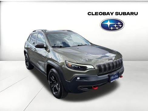 Used 2019 Jeep Cherokee Trailhawk w/ Comfort/Convenience Group image 1