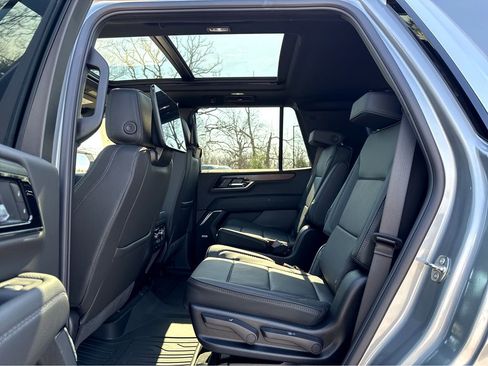 New 2026 GMC Yukon Denali w/ Denali Reserve Package AWD/4WD image 9