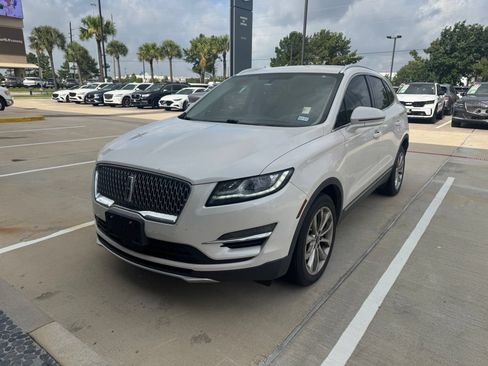 Used 2019 Lincoln MKC Select w/ Select Plus Package FWD image 1