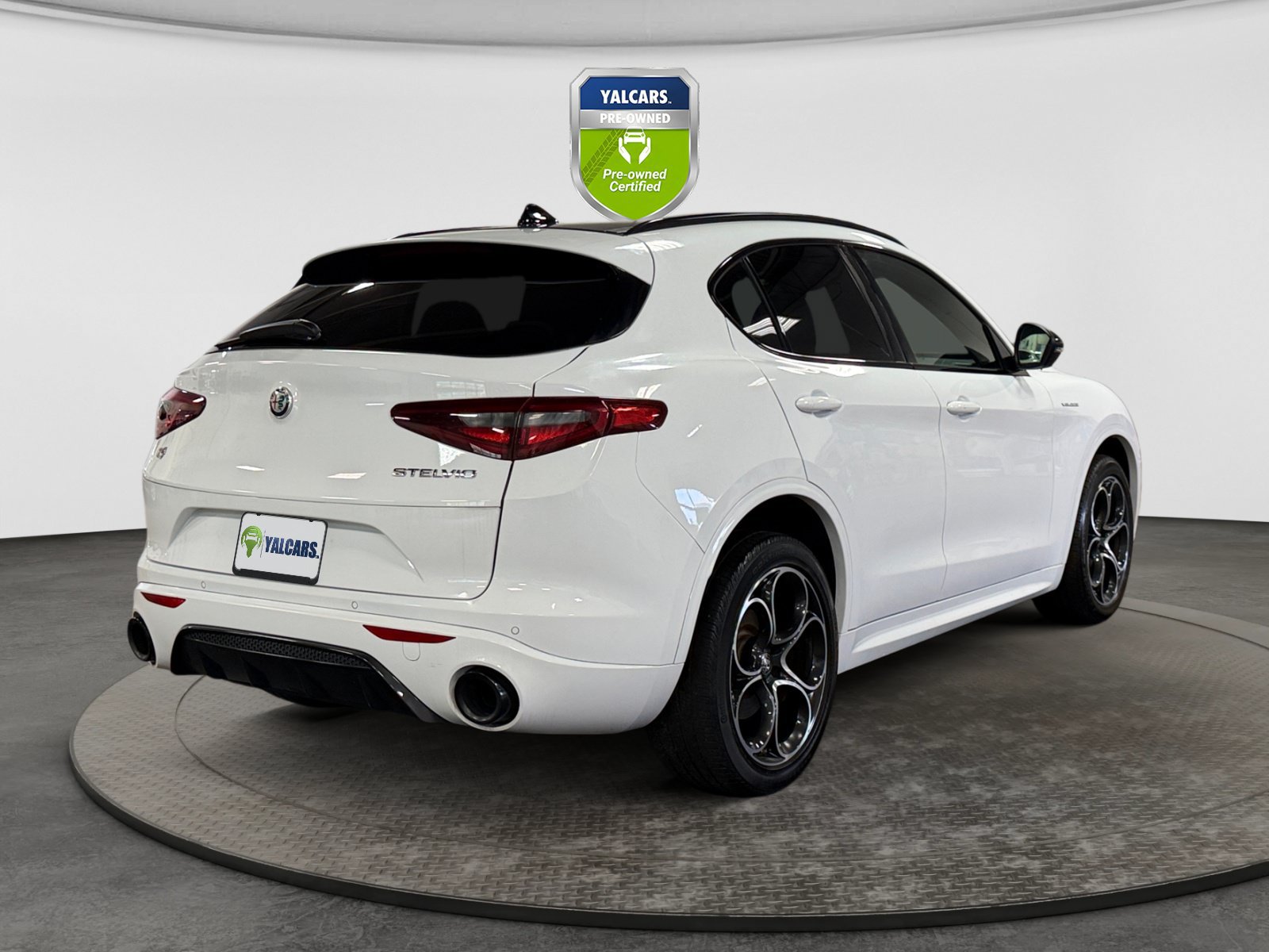 Used 2022 Alfa Romeo Stelvio Veloce AWD/4WD image 5