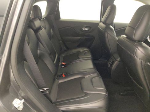 Used 2020 Jeep Cherokee Latitude Plus FWD image 19