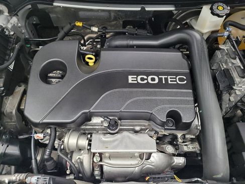 Used 2022 Chevrolet Equinox LT w/ Driver Convenience Package image 30