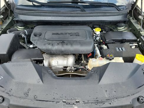 Used 2020 Jeep Cherokee Latitude FWD image 17
