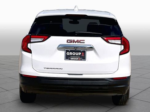 Used 2024 GMC Terrain SLE FWD image 10