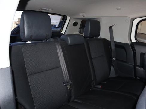 Used 2014 Toyota FJ Cruiser 4WD image 42