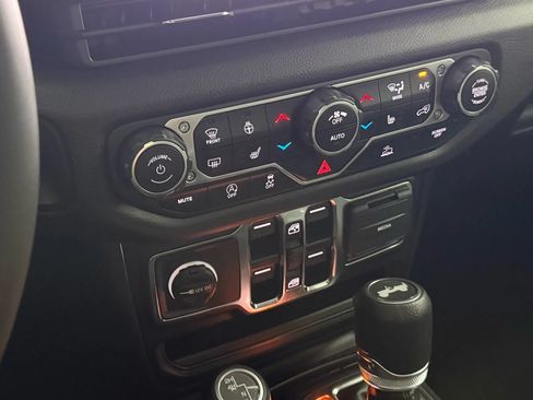 Used 2024 Jeep Wrangler Unlimited Sport AWD/4WD image 79