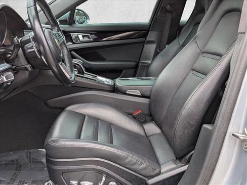 Used 2018 Porsche Panamera image 15