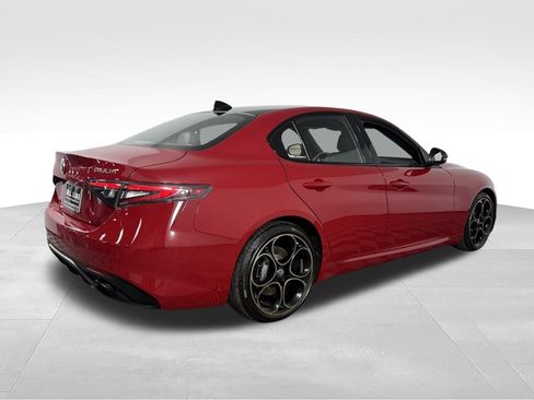 Used 2025 Alfa Romeo Giulia w/ Driving Assist Package RWD image 7