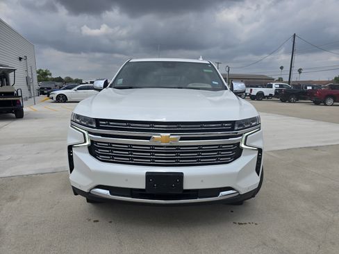 Used 2024 Chevrolet Suburban Premier image 8
