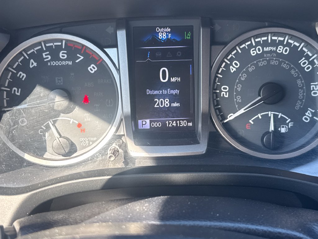 Used 2022 Toyota Tacoma SR5 w/ Technology Package RWD image 17