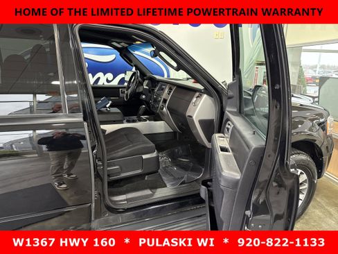 Used 2017 Ford Expedition EL XLT image 4