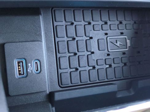 Used 2022 Ford Expedition XLT AWD/4WD image 30