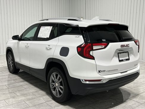 Used 2024 GMC Terrain SLT image 3