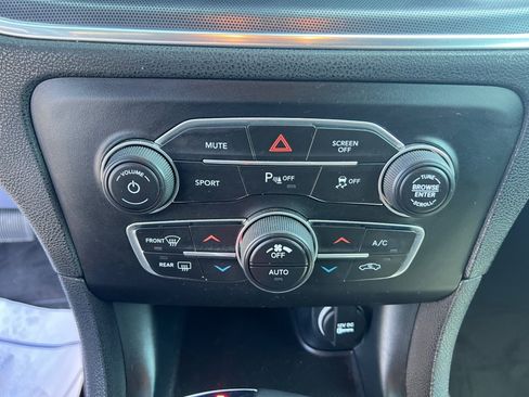 Used 2017 Dodge Charger R/T w/ Plus Group RWD image 22