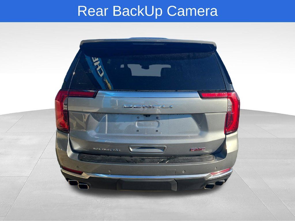 Used 2025 GMC Yukon Denali AWD/4WD image 7