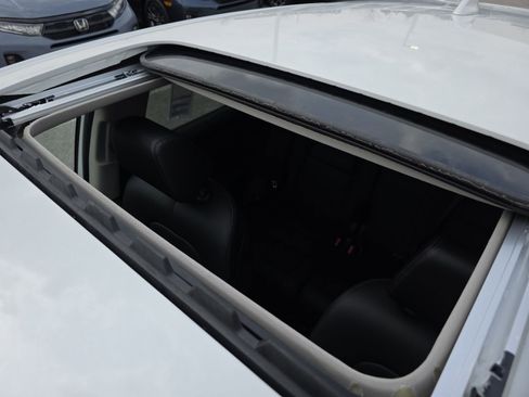 New 2026 Honda HR-V EX-L image 4
