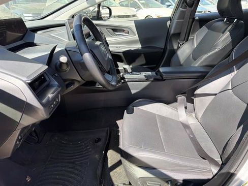Used 2024 Toyota Prius XLE FWD image 10