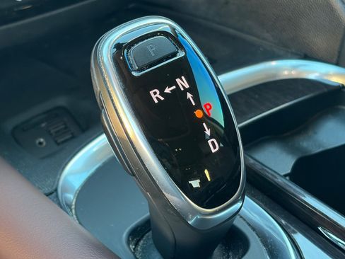 Used 2021 Buick Enclave Avenir w/ Avenir Technology Package FWD image 31