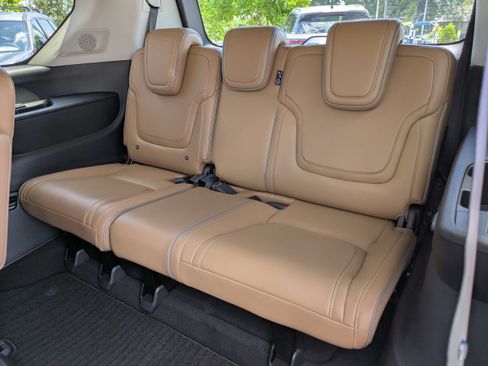Used 2027 INFINITI QX80 Luxe w/ Cargo Package RWD image 15