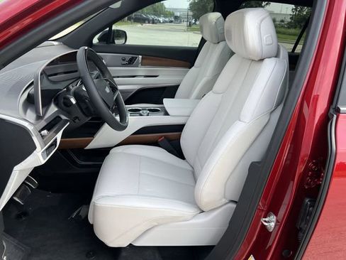 New 2026 Cadillac Vistiq Sport w/ LPO, Floor Liner Package image 10