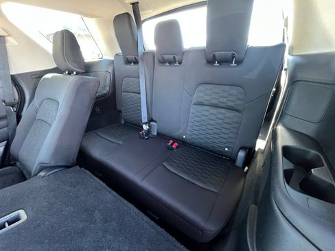 Used 2025 Nissan Pathfinder SV AWD/4WD image 31