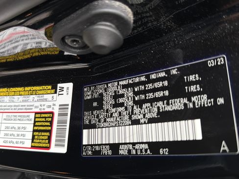 Used 2023 Toyota Highlander XLE AWD/4WD image 26