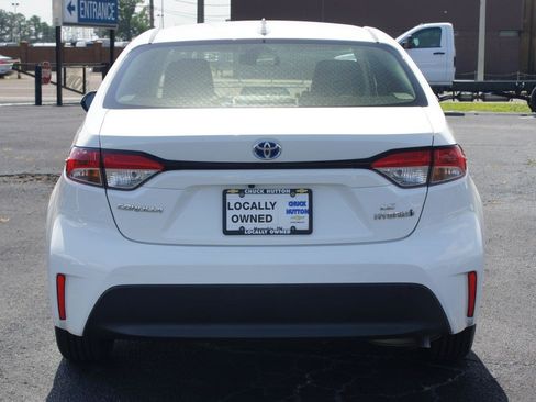 Used 2023 Toyota Corolla LE FWD image 3
