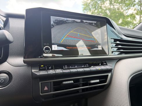 Certified 2025 Toyota Camry SE w/ Convenience Package FWD image 7