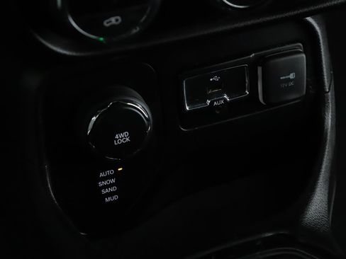 Used 2017 Jeep Renegade Altitude image 15