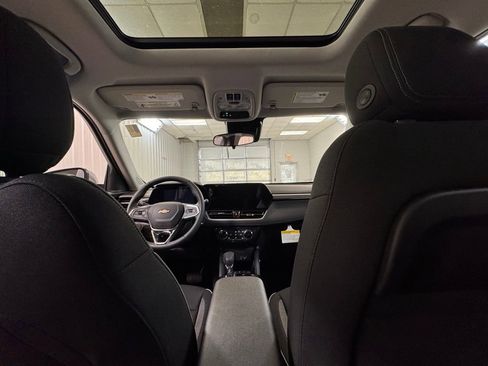 New 2026 Chevrolet TrailBlazer LT w/ LT Cold Weather Package AWD/4WD image 18